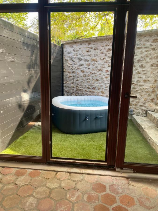 Studio Duplex Avec Spa Et Cour Privee Bonnelles Exterior foto