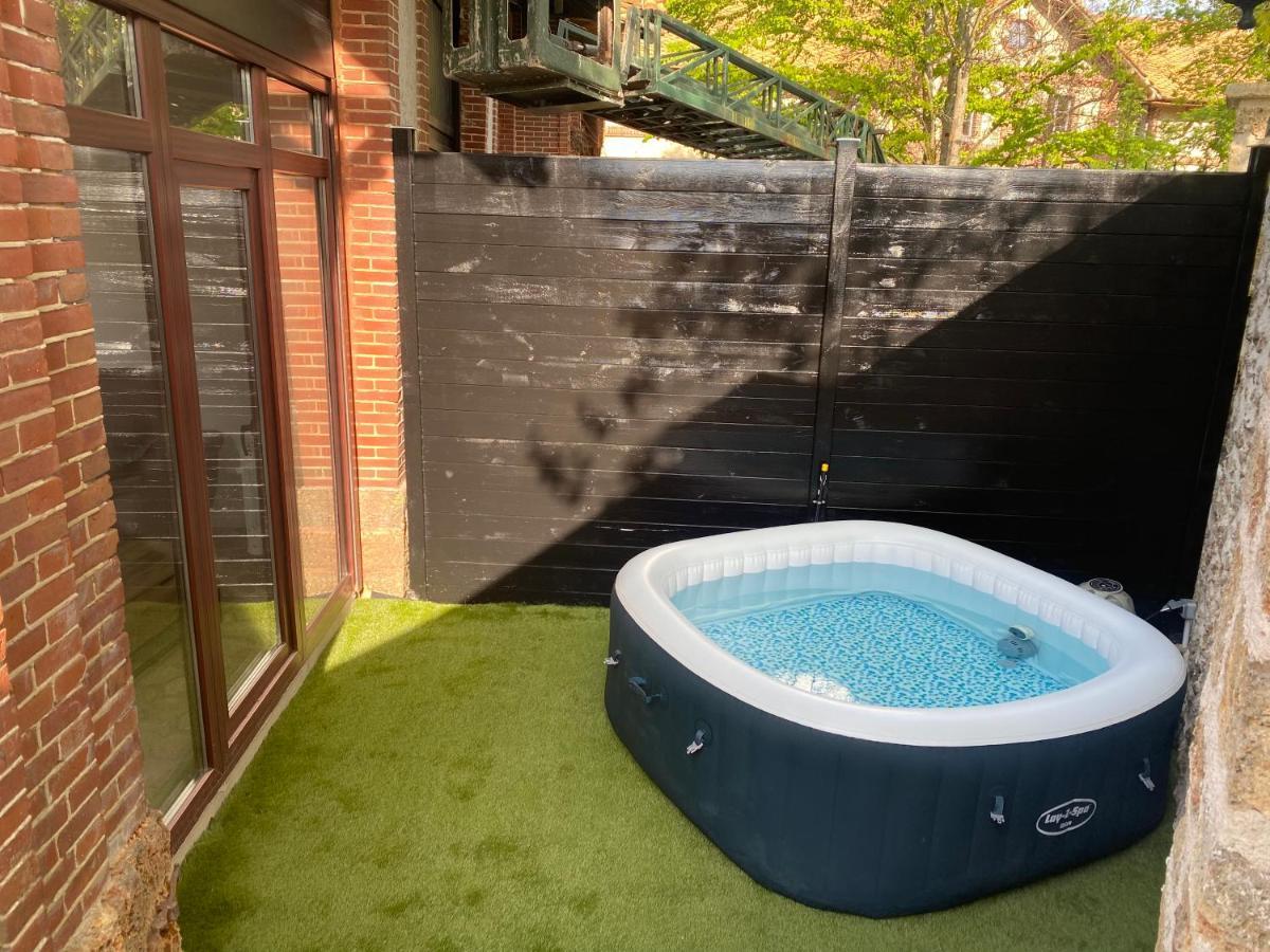 Studio Duplex Avec Spa Et Cour Privee Bonnelles Exterior foto